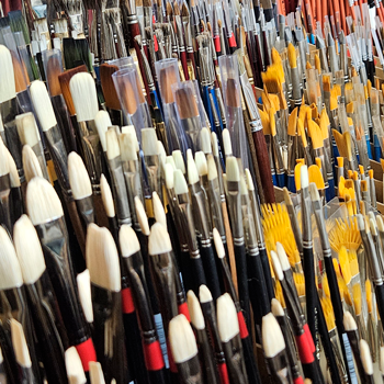 A Origem do Pincel: Da Arte Rupestre à Precisão dos Mestres